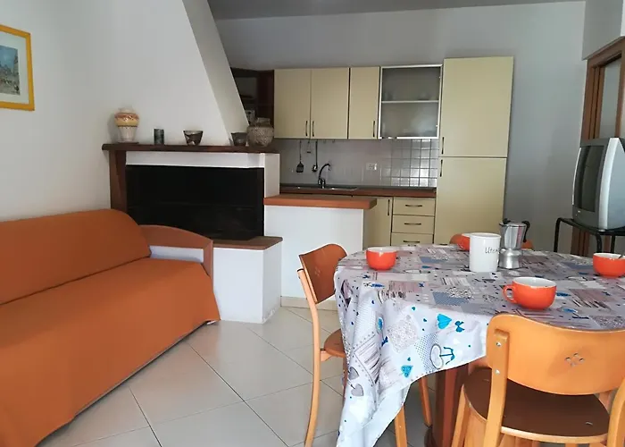 Laura Centro, Salento 6 Posti *