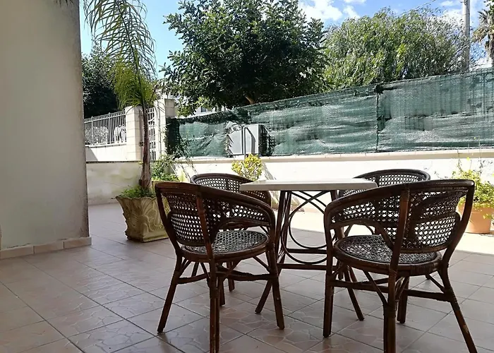 Laura Centro, Salento 6 Posti Otranto