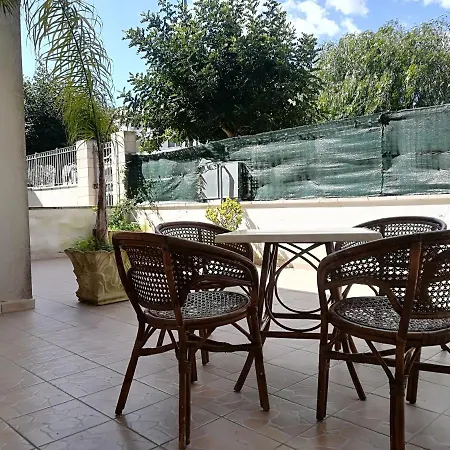 Laura Centro, Salento 6 Posti Otranto