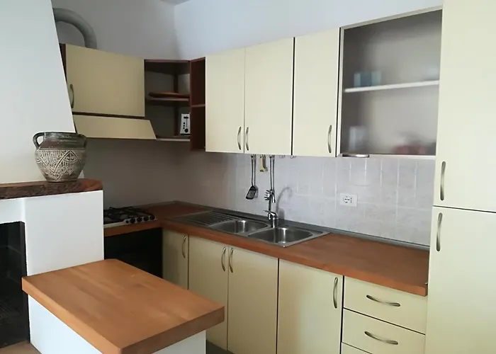 Laura Centro, Salento 6 Posti Otranto